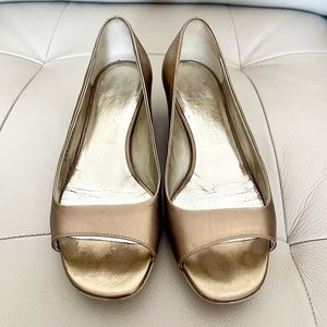 Salvatore Ferragamo Gold Lamb Leather Pumps DB81715 E830 (size 6)
